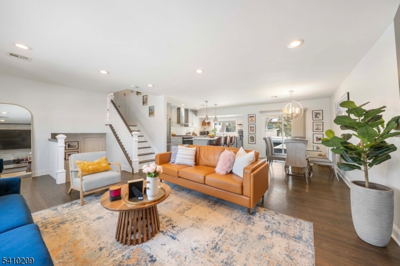 2853 Allen Avenue Union, NJ 07083 - Photo 5 of 28