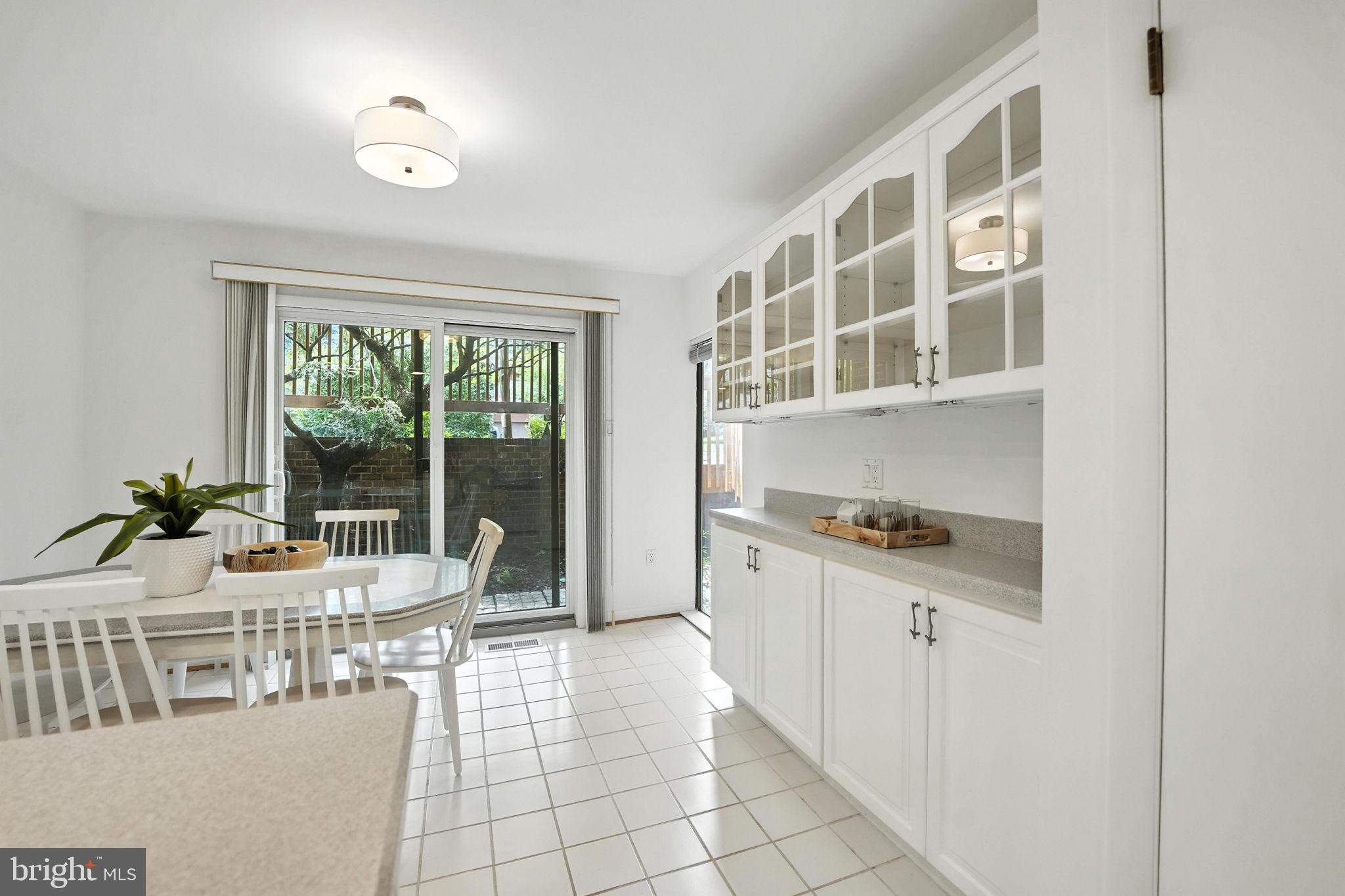 2151 Cabots Point Lane Reston, VA 20191 - Photo 25 of 71 Kitchen Breakfast Area