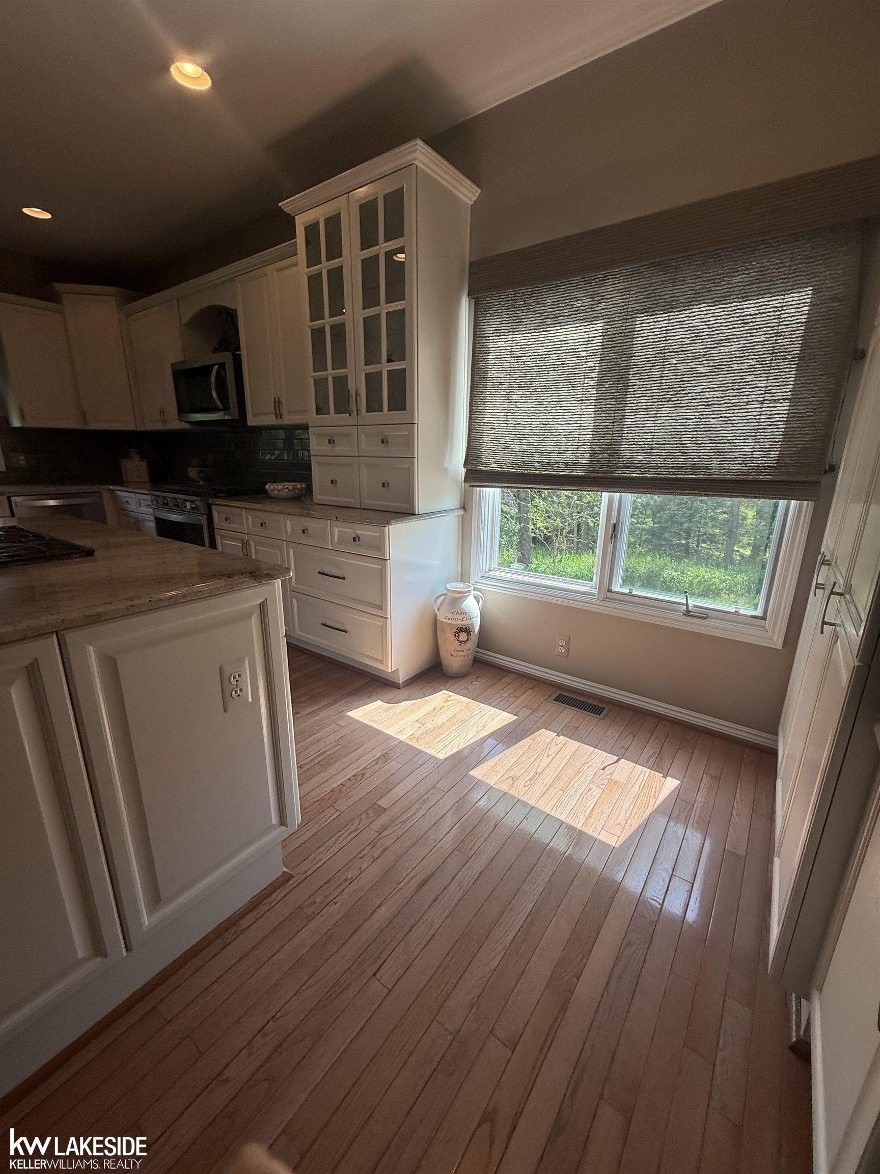 901 Jack Pine Drive Rochester, MI 48306 - Photo 19 of 92