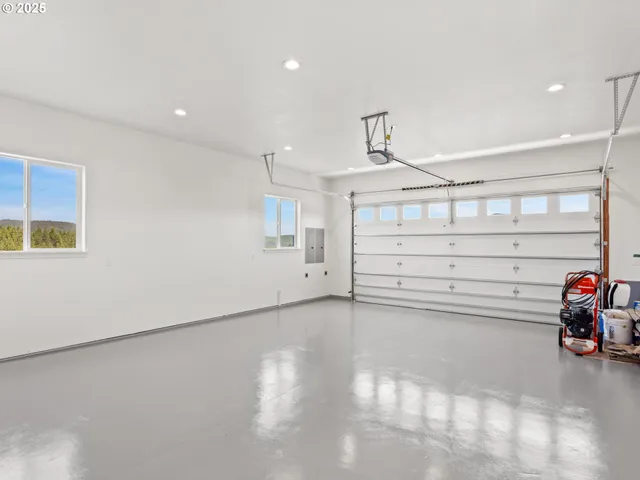 $2,000,000 | 1091 North Echo Mountain Road, Otis, OR 97368