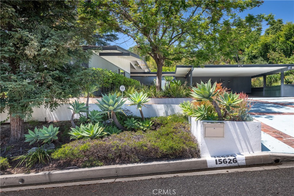 15626 Royal Ridge Road Sherman Oaks, CA 91403 - Photo 1 of 33
