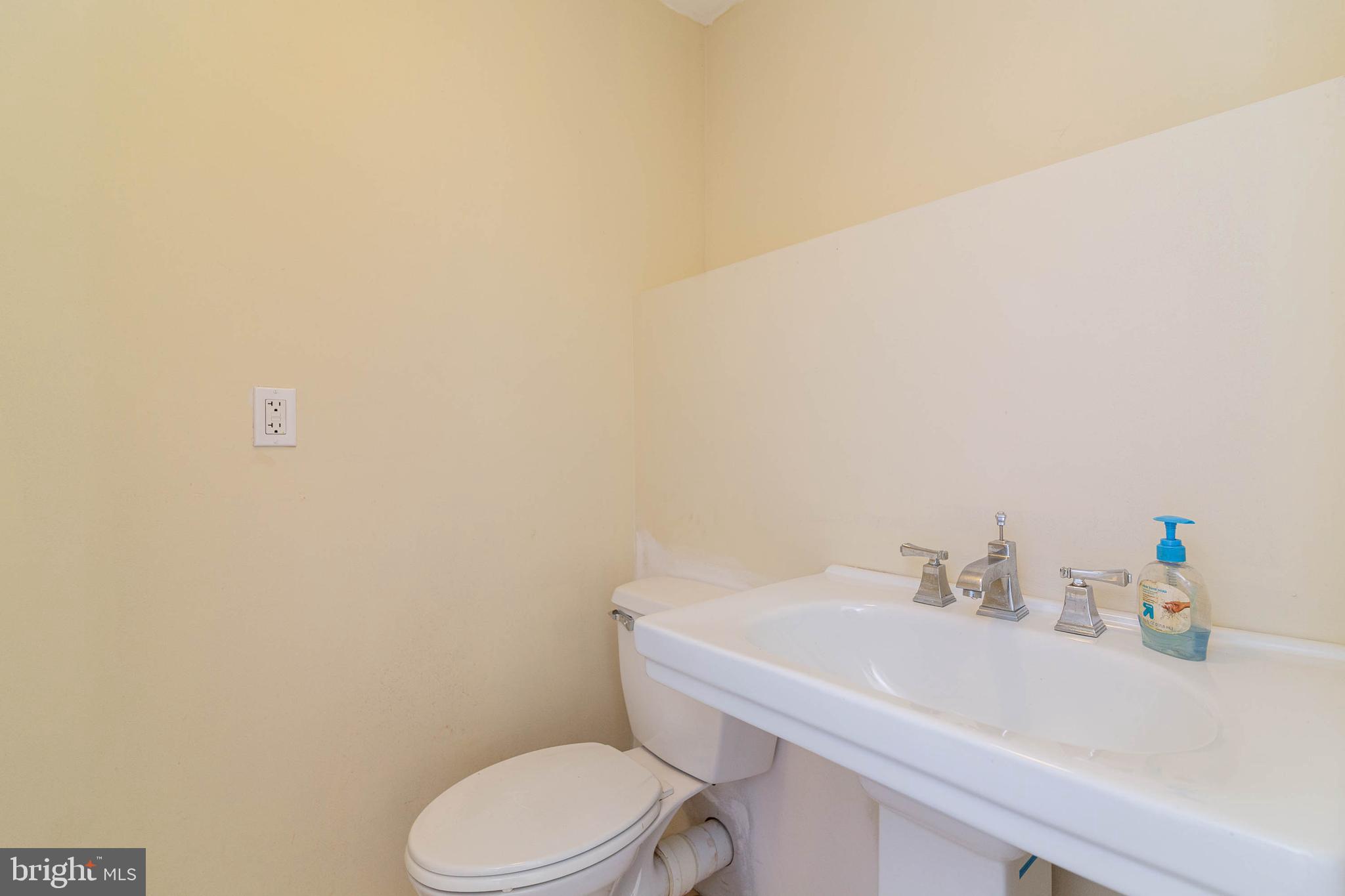 7619 Chancellor Road Fredericksburg, VA 22407 - Photo 21 of 53 Half Bath