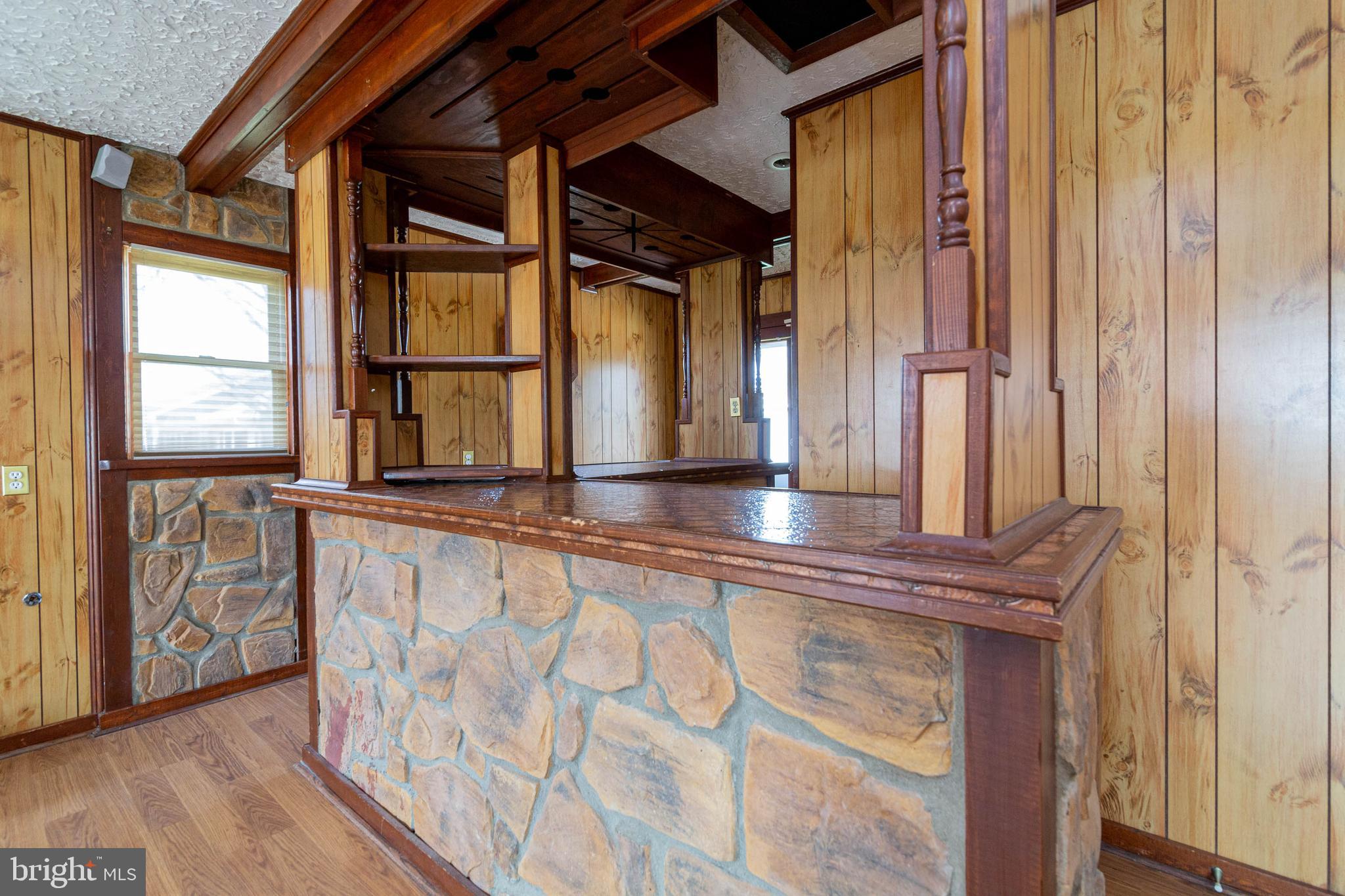 7619 Chancellor Road Fredericksburg, VA 22407 - Photo 28 of 53 Bar area ready to entertain!
