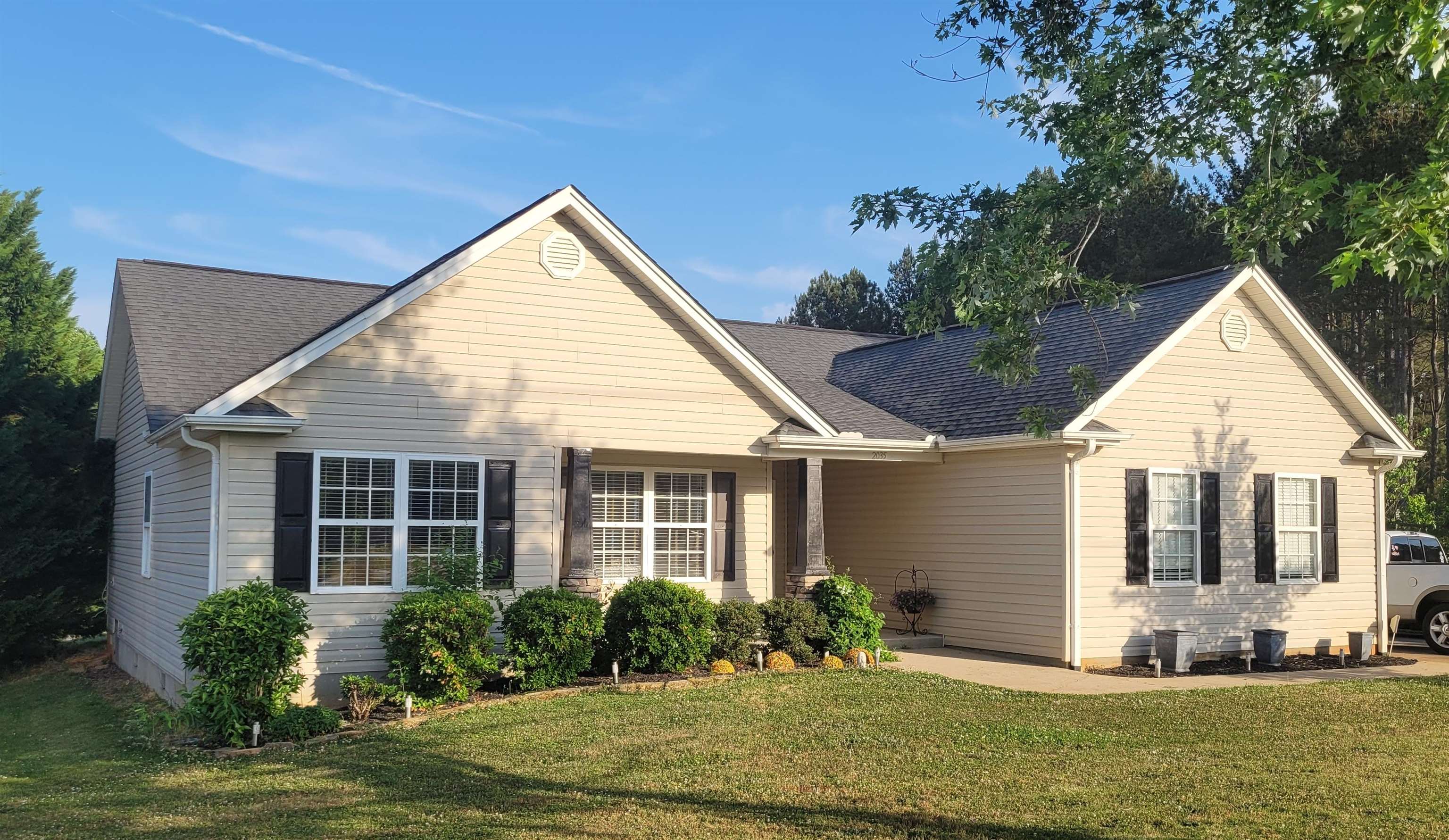2035 Mt Lebanon Road Campobello, SC 29322 - Photo 2 of 21