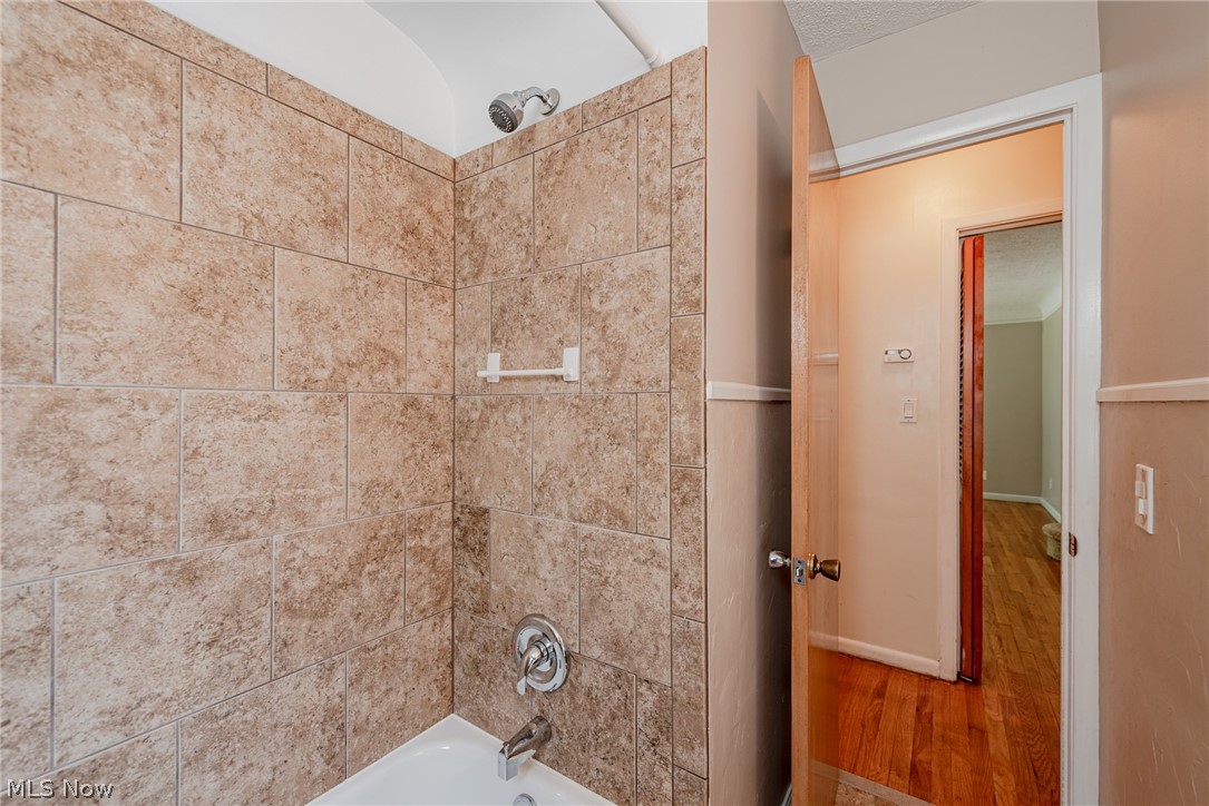 4145 Stonehaven Road Cleveland, OH 44121 - Photo 21 of 32