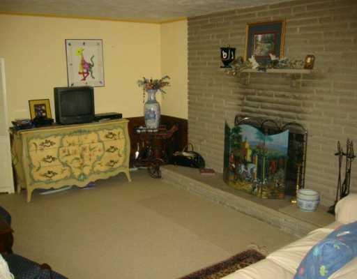 2496 Mt Royal Road Pittsburgh, PA 15217 - Photo 5 of 8 Living Room.