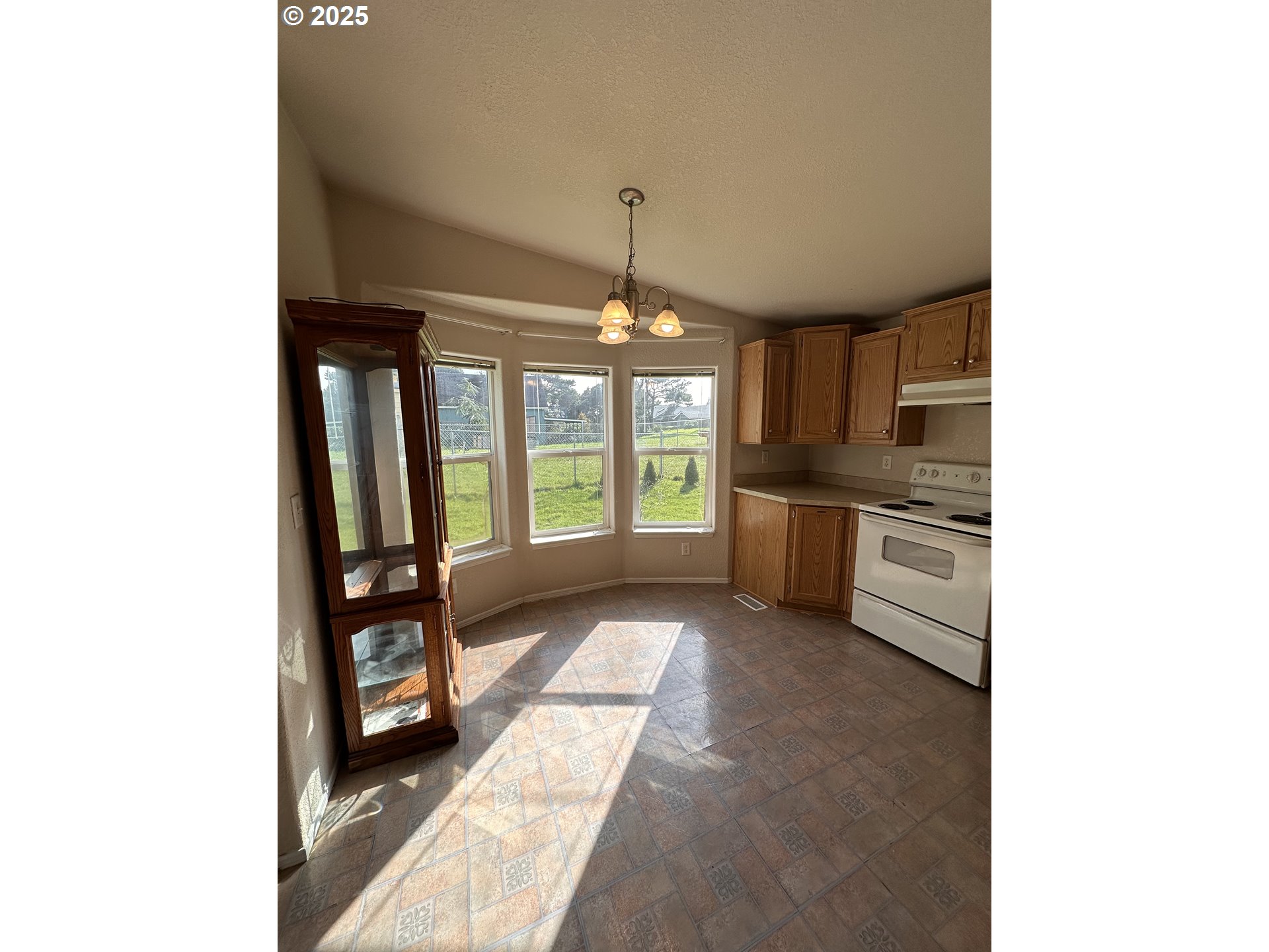 34112 Ophir Road Gold Beach, OR 97444 - Photo 12 of 35 Gallery Image 12