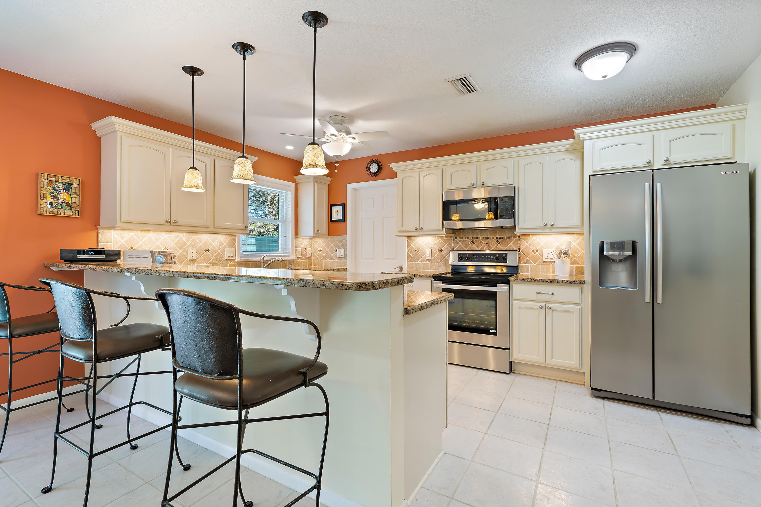 359 Dover Road Tequesta, FL 33469 - Photo 2 of 21 359DoverRdTequestaFLKitchen2
