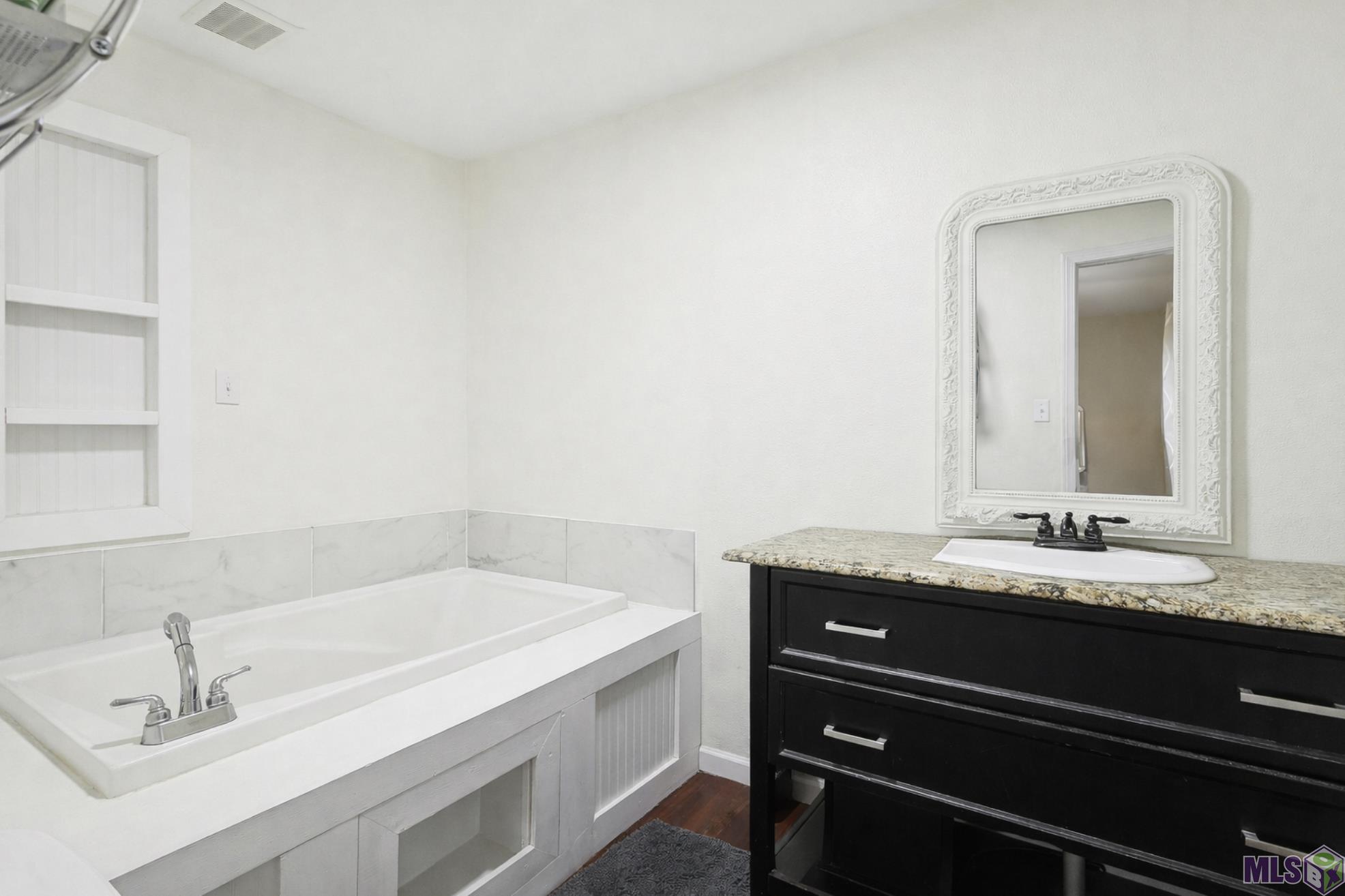 28465 Hutchinson Cemetary Road Albany, LA 70711 - Photo 8 of 12