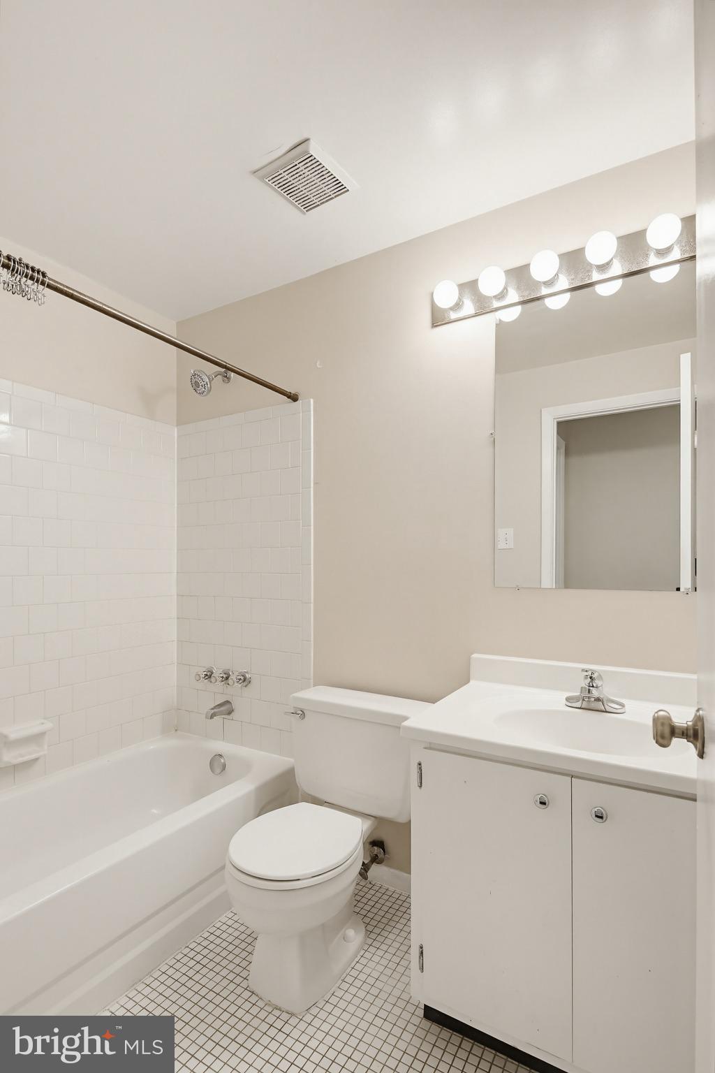 7106 Lasting Light Way Columbia, MD 21045 - Photo 24 of 45 Full Bath