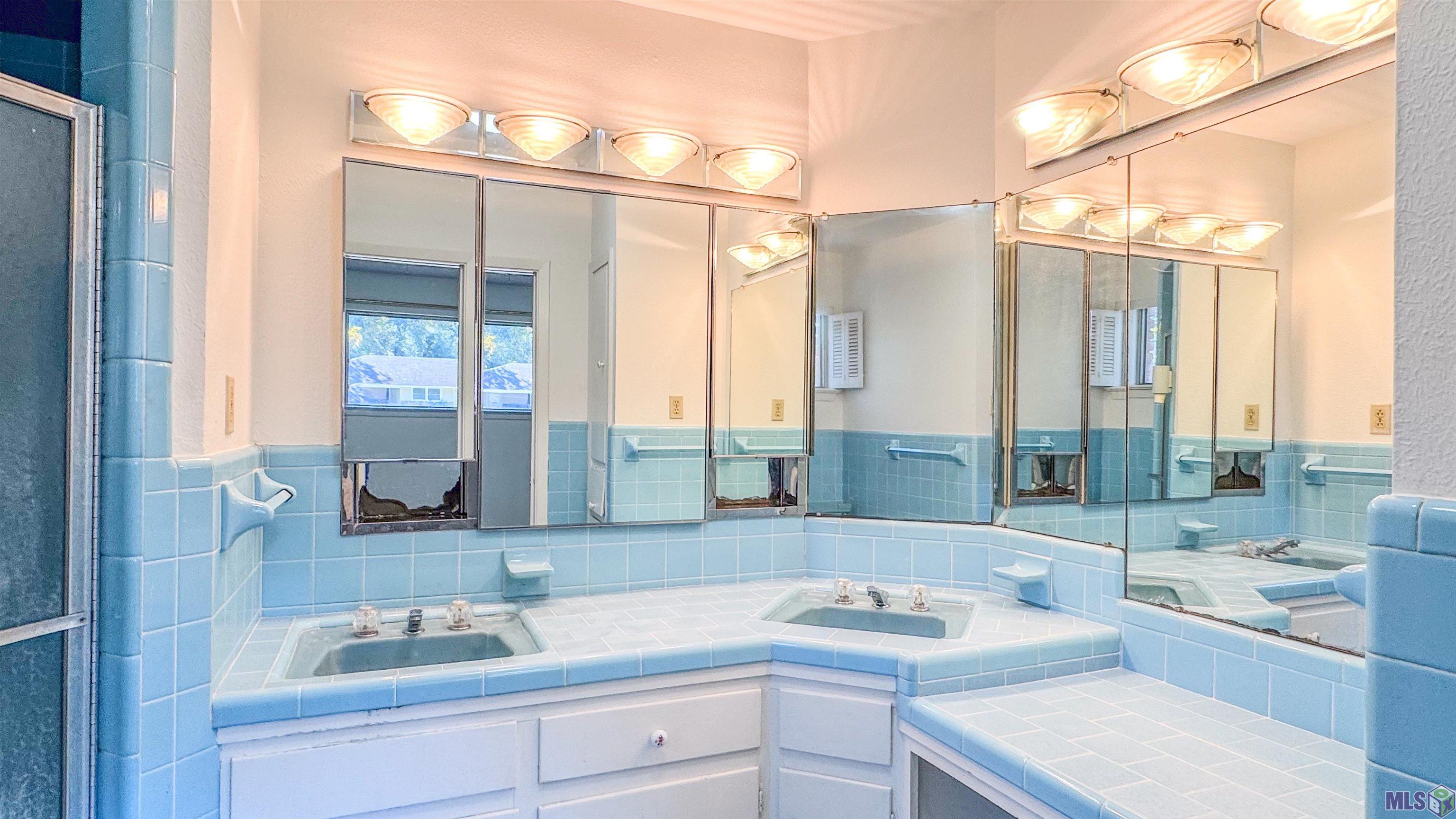 11725 Glenhaven Drive Baton Rouge, LA 70815 - Photo 14 of 18 Bathroom #1