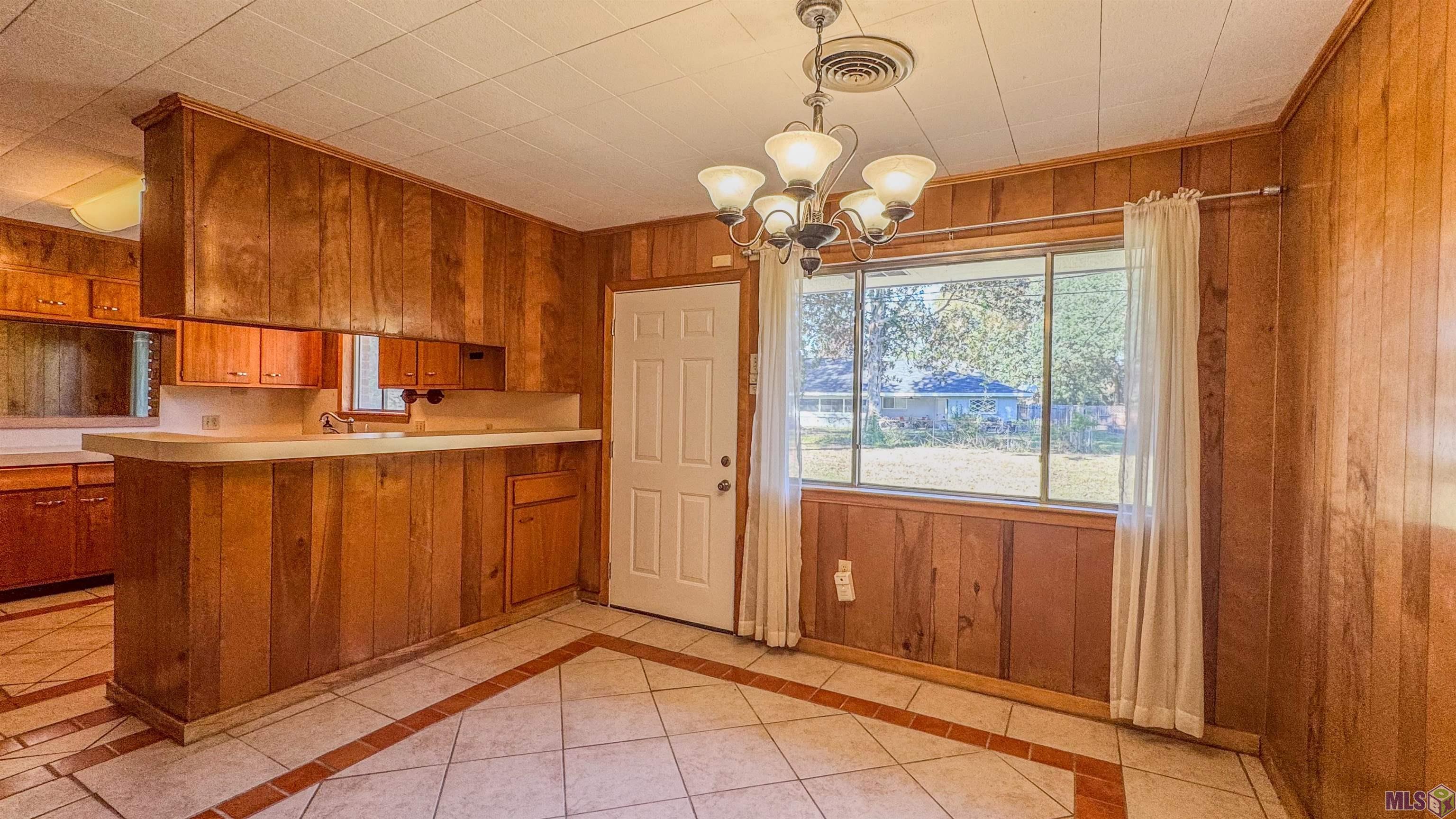11725 Glenhaven Drive Baton Rouge, LA 70815 - Photo 7 of 18 Breakfast Nook
