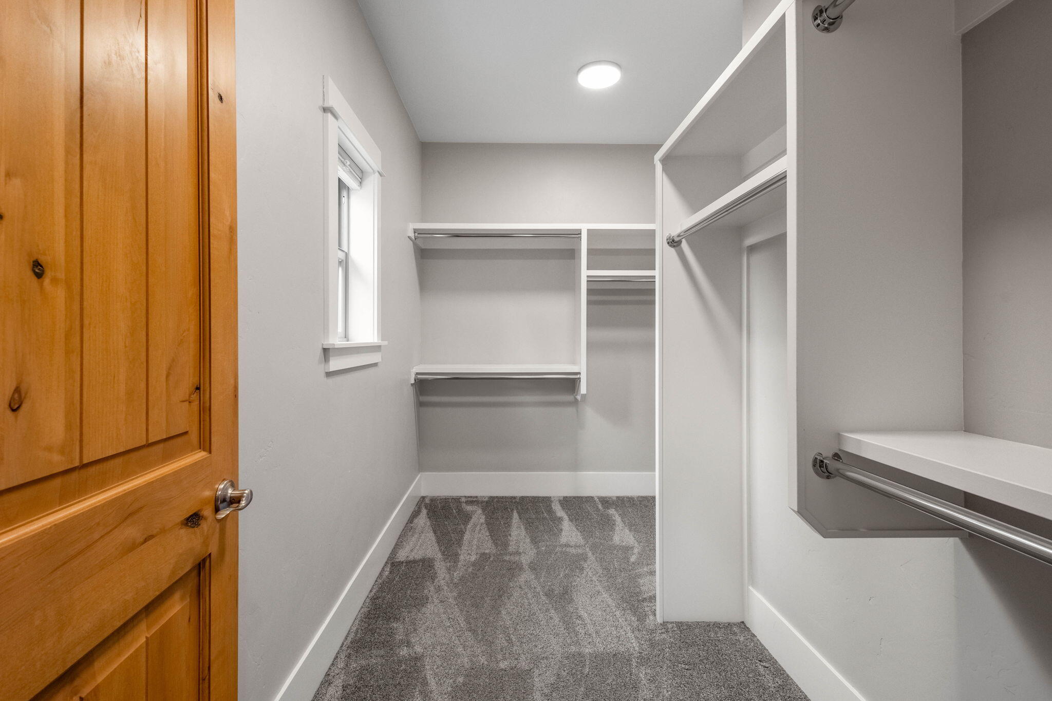 19575 Buck Canyon Road Bend, OR 97702 - Photo 31 of 52 Huge closet!