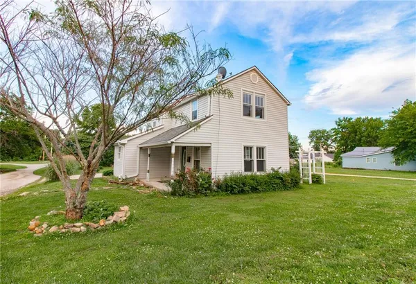 $189,900 | 701 South Pine Street, Holden, MO 64040