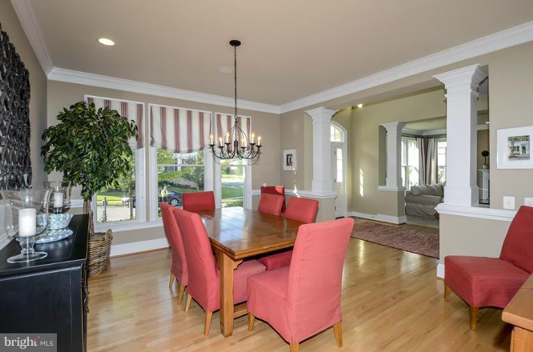 9156 Riesley Lane Vienna, VA 22182 - Photo 2 of 12 Dining Room