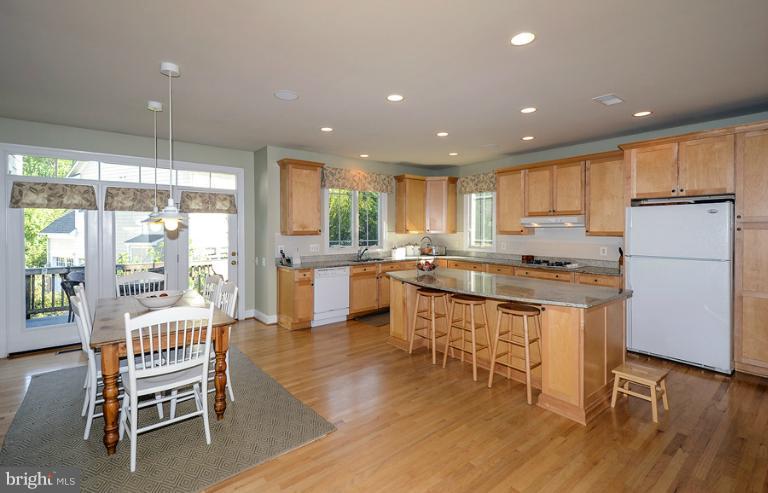 9156 Riesley Lane Vienna, VA 22182 - Photo 10 of 12 Kitchen