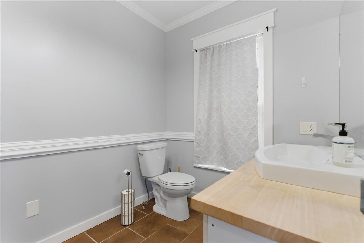 10 Middle Street Lisbon, ME 04252 - Photo 25 of 57 25-interior_bathroom-1