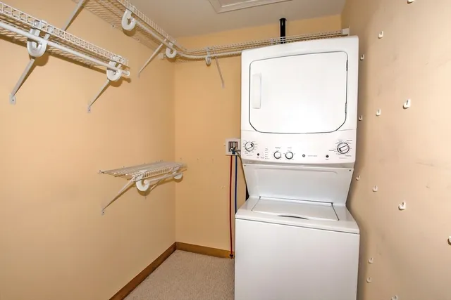 $359,900 | 60 South Alhambra Circle, Agawam, MA 01001