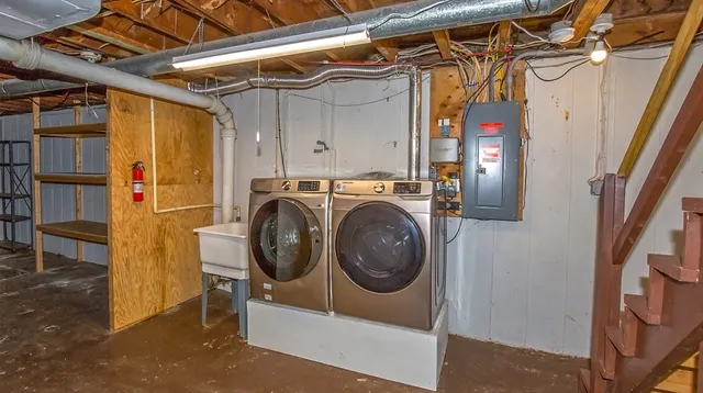 $359,900 | 60 South Alhambra Circle, Agawam, MA 01001