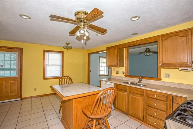 $359,900 | 60 South Alhambra Circle, Agawam, MA 01001