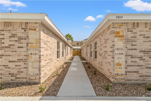 $1,275 | 2804 West Israel Avenue, Unit 4, Alton, TX 78573