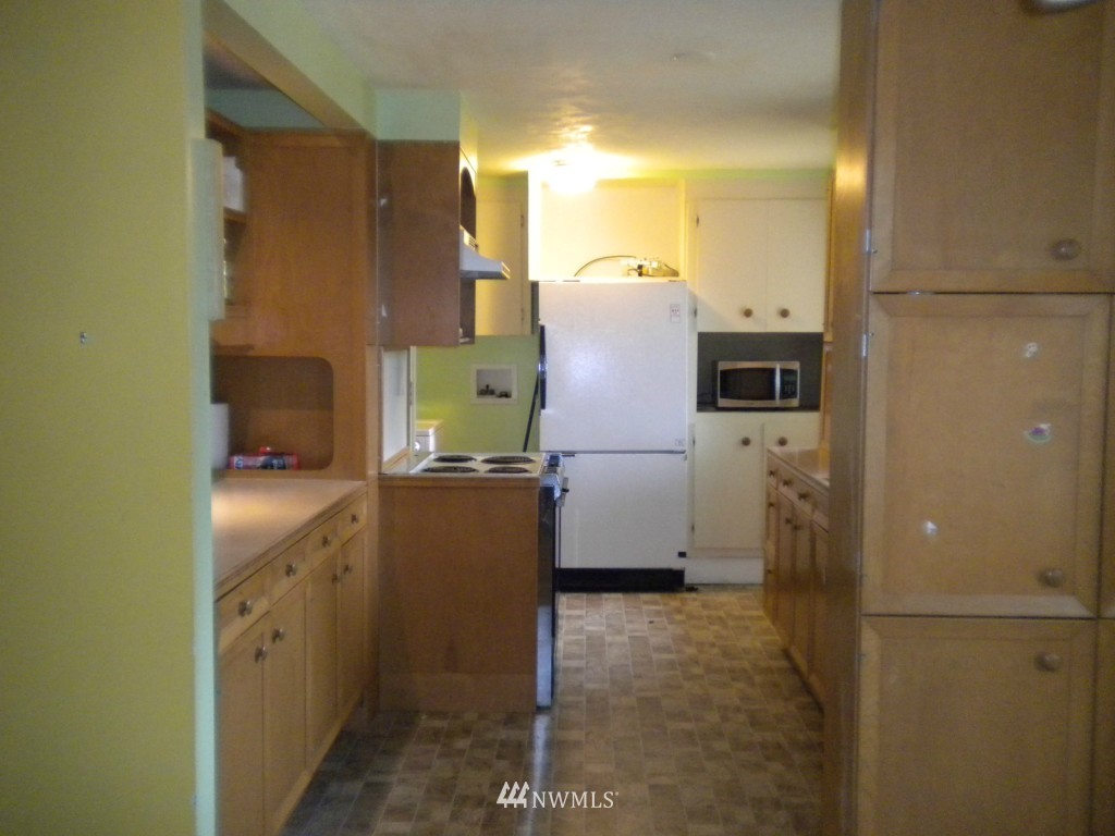 216 240th Street Southwest Bothell, WA 98021 - Photo 14 of 21