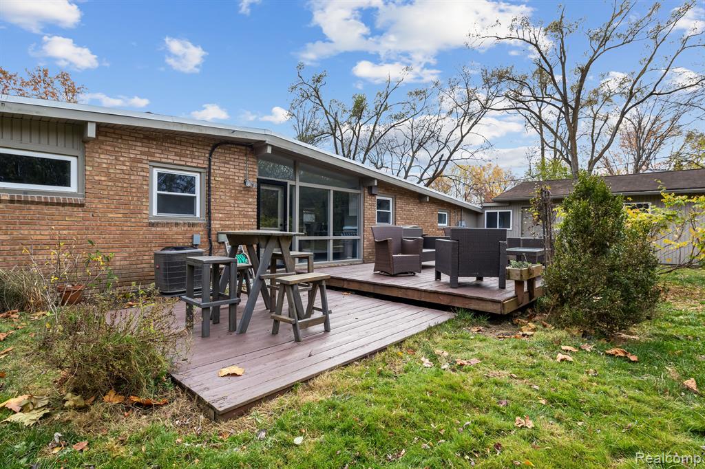 27870 Peppermill Road Farmington Hills, MI 48331 - Photo 51 of 59