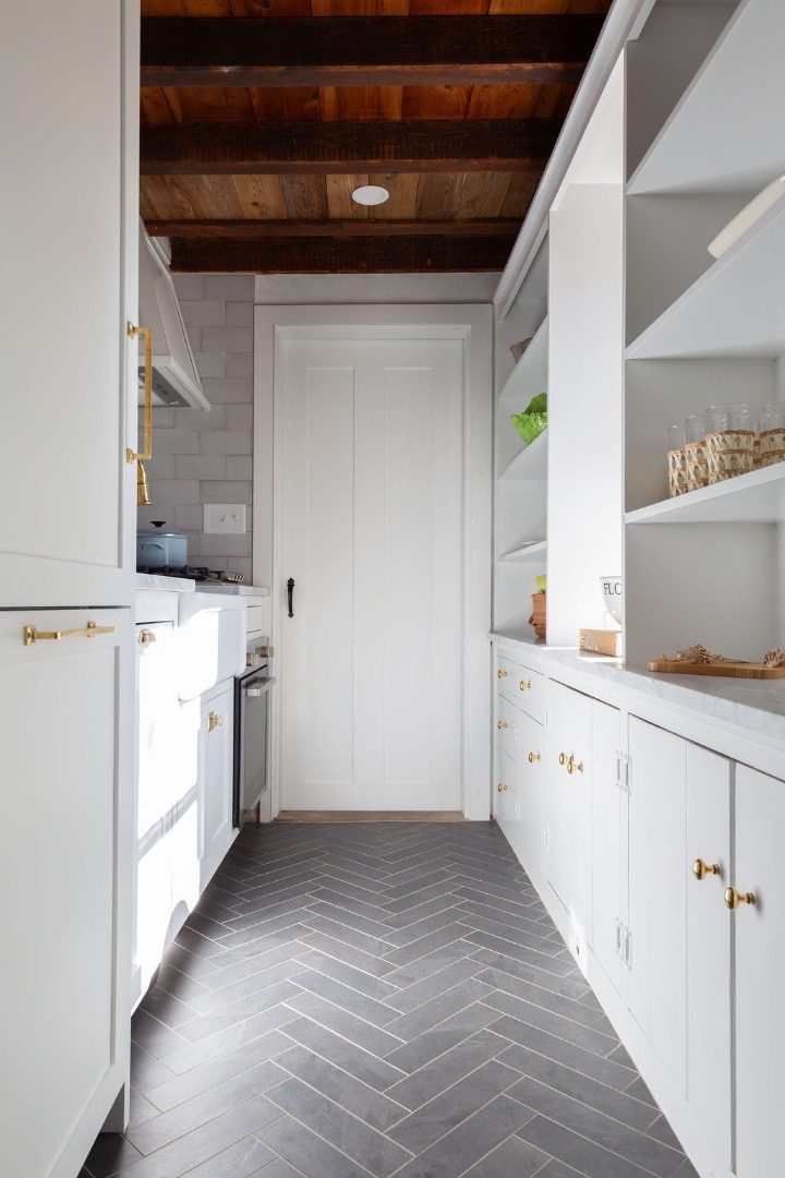 24 Milk Street Nantucket, MA 02554 - Photo 11 of 39 a view of a kitchen with electric appliances