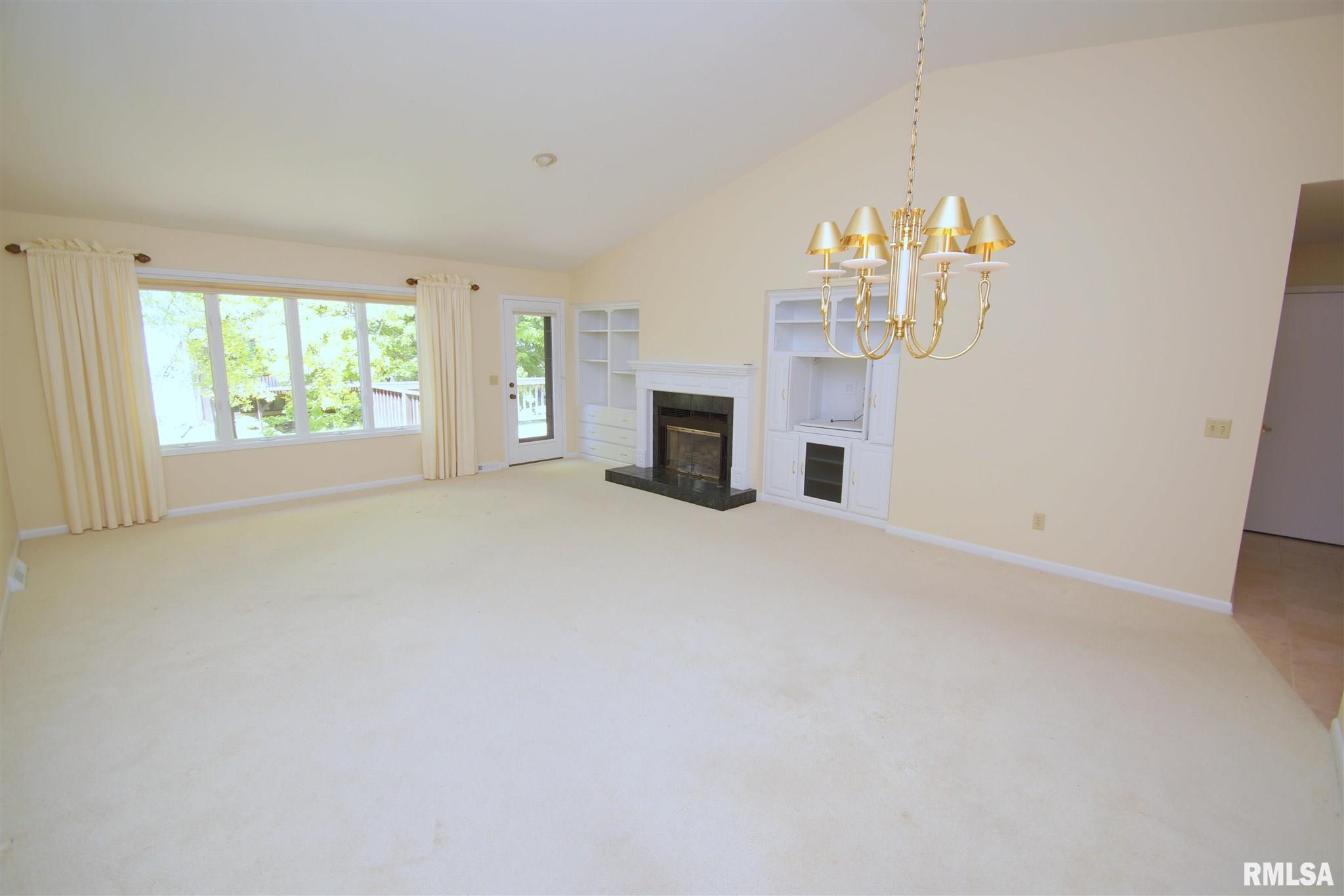 3322 East Ridge Place Bettendorf, IA 52722 - Photo 5 of 24 Gallery Image 5