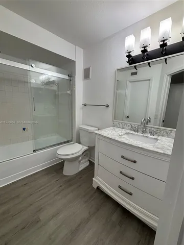 $2,400 | 457 Vista Isles Drive, Unit 2127, Sunrise, FL 33325