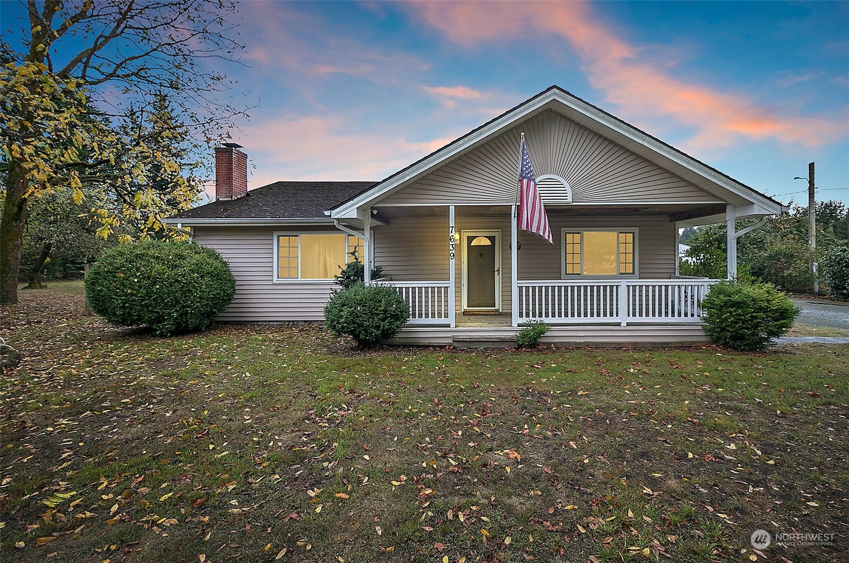 7639 191st Avenue Southwest Rochester, WA 98579 - Photo 2 of 40 a front view of a house with garden