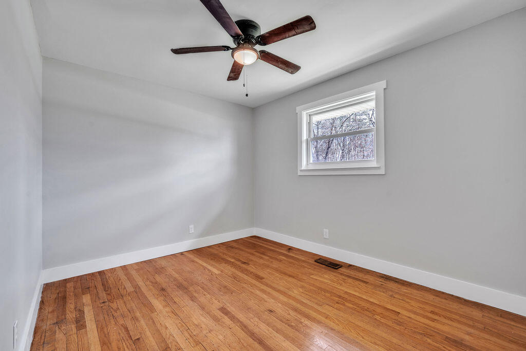 7803 Middle Valley Road Hixson, TN 37343 - Photo 26 of 43 7803MiddleValley-23
