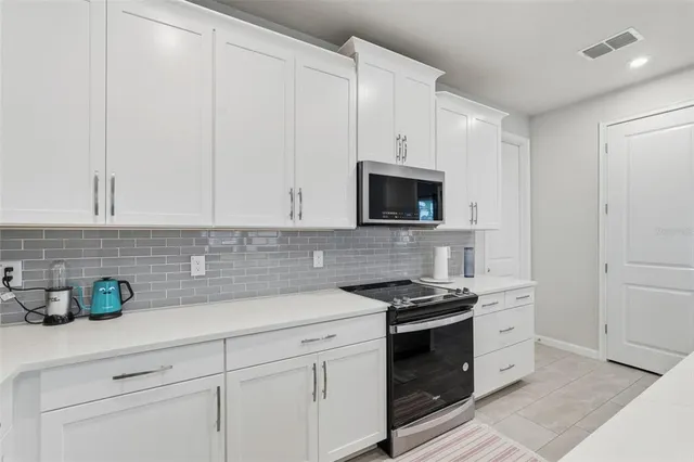 $2,299 | 5989 Timberdale Avenue, Wesley Chapel, FL 33545