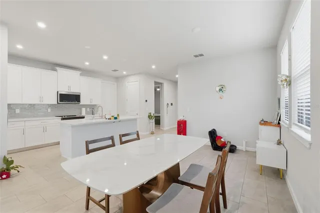 $2,299 | 5989 Timberdale Avenue, Wesley Chapel, FL 33545