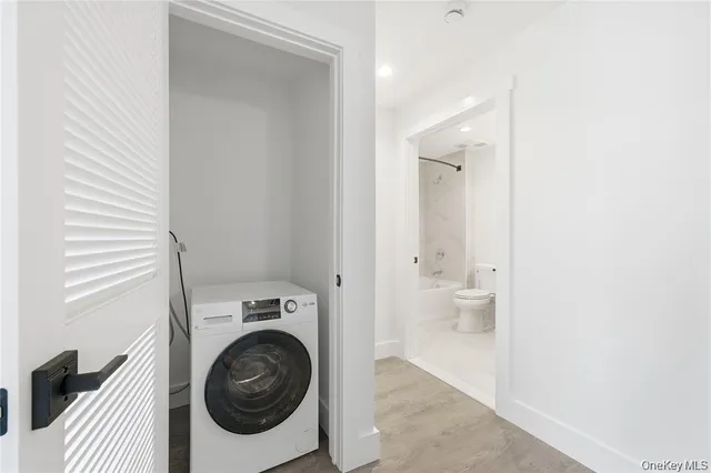 $3,200 | 180 Deer Park Avenue, Unit 204, Babylon, NY 11702