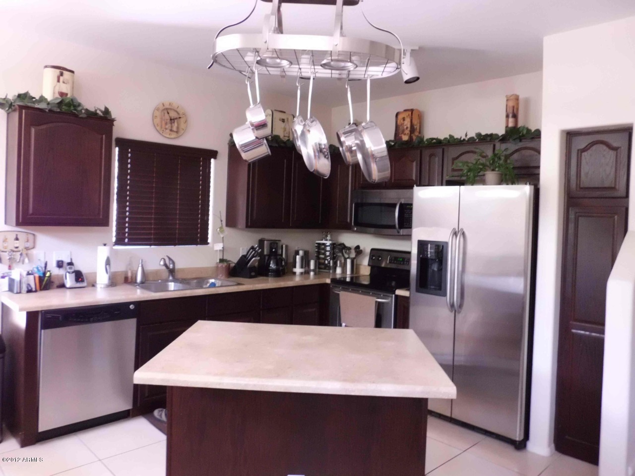 17150 North 23rd Street, Unit 136 Phoenix, AZ 85022 - Photo 5 of 18 kitchen 1