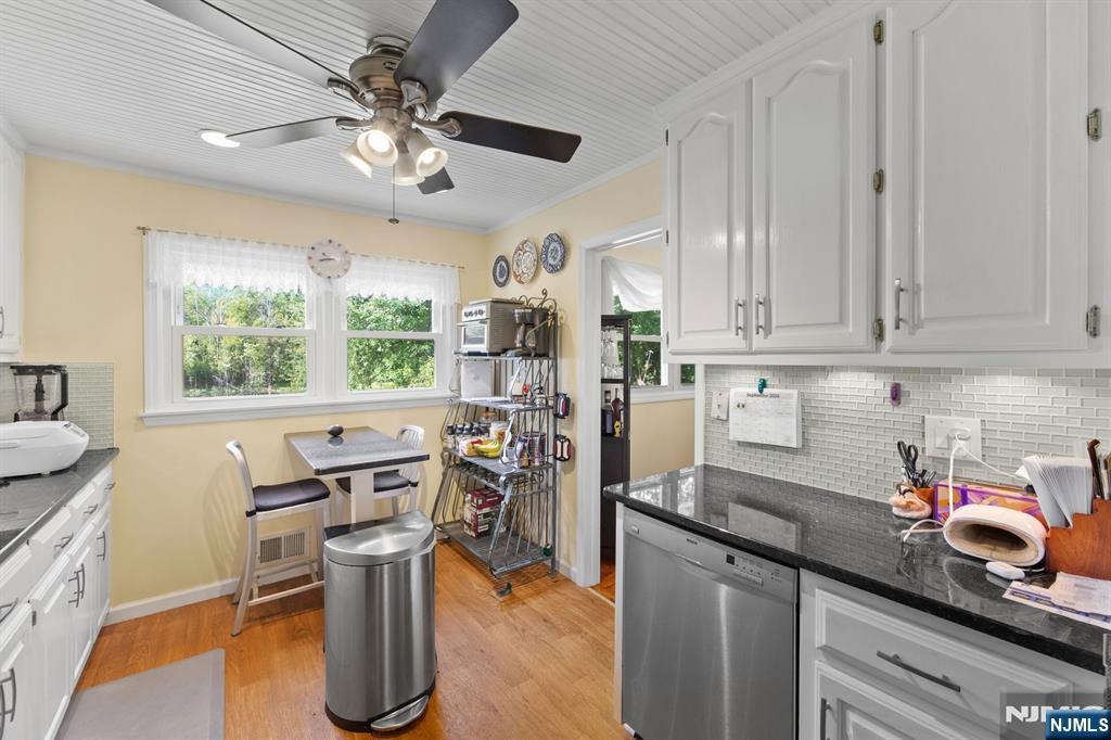 299 Charnwood Road New Providence, NJ 07974 - Photo 11 of 41 Gallery Image 11