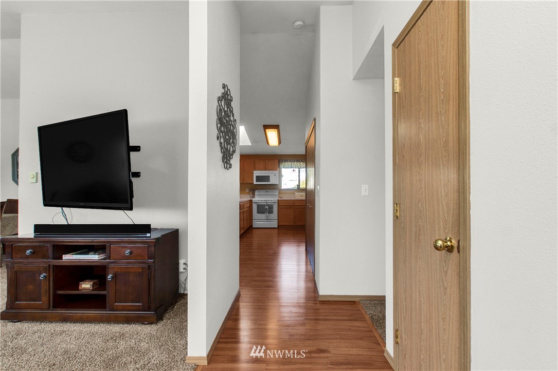 9134 Applegate Loop Southwest Rochester, WA 98579 - Photo 2 of 28
