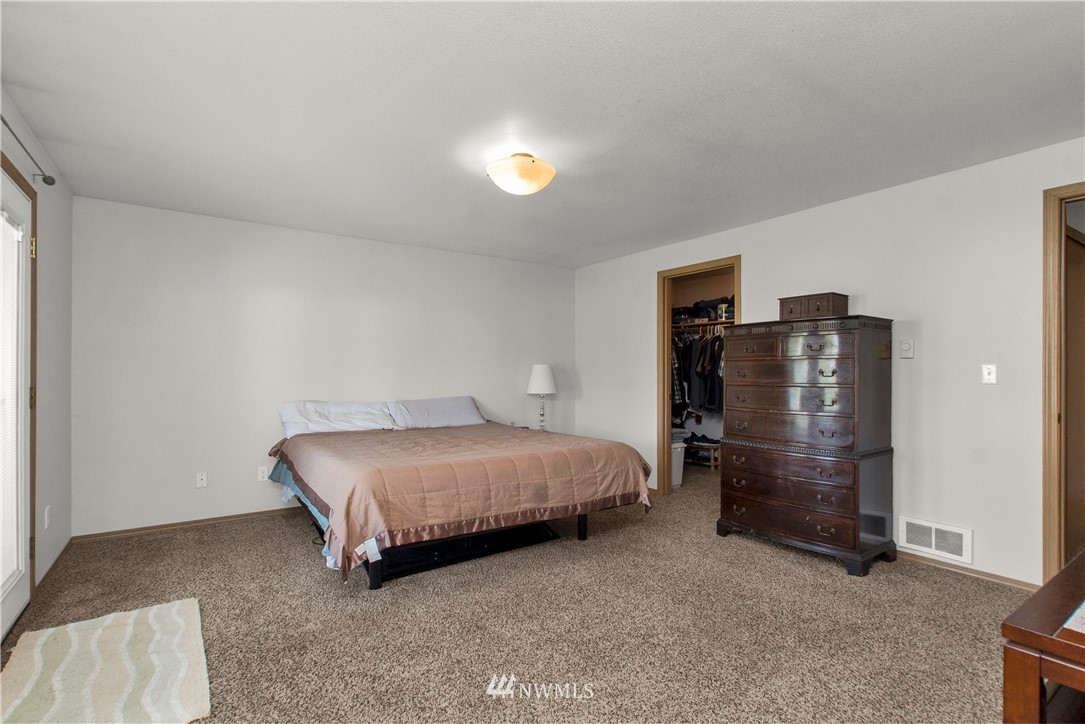 9134 Applegate Loop Southwest Rochester, WA 98579 - Photo 18 of 28
