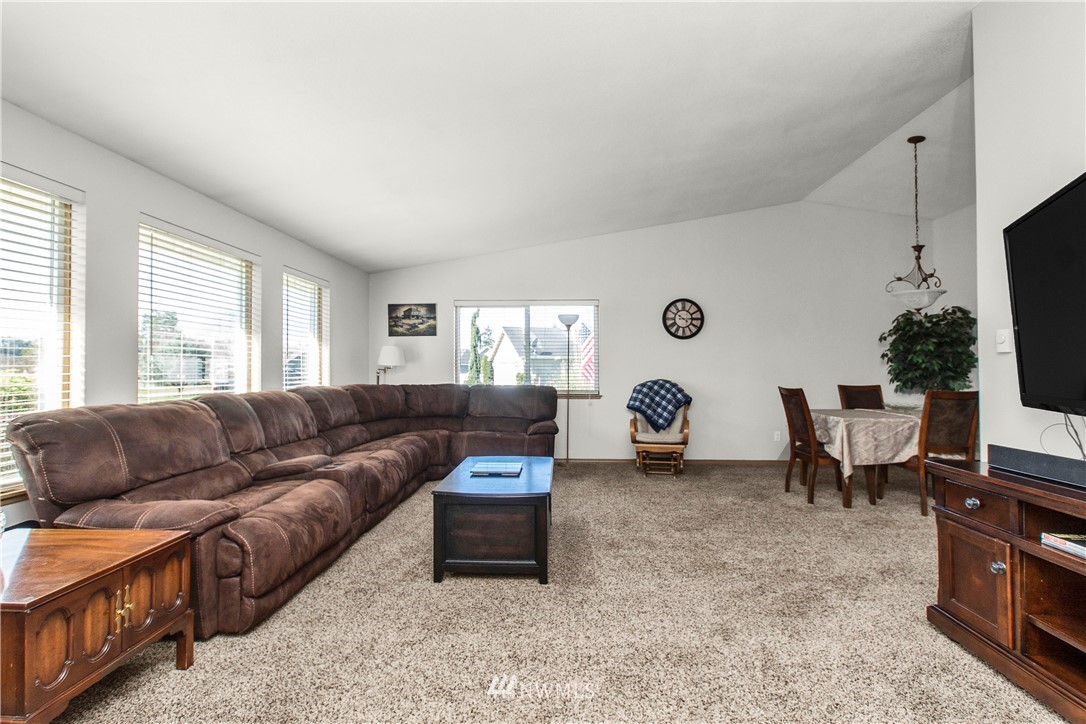 9134 Applegate Loop Southwest Rochester, WA 98579 - Photo 3 of 28