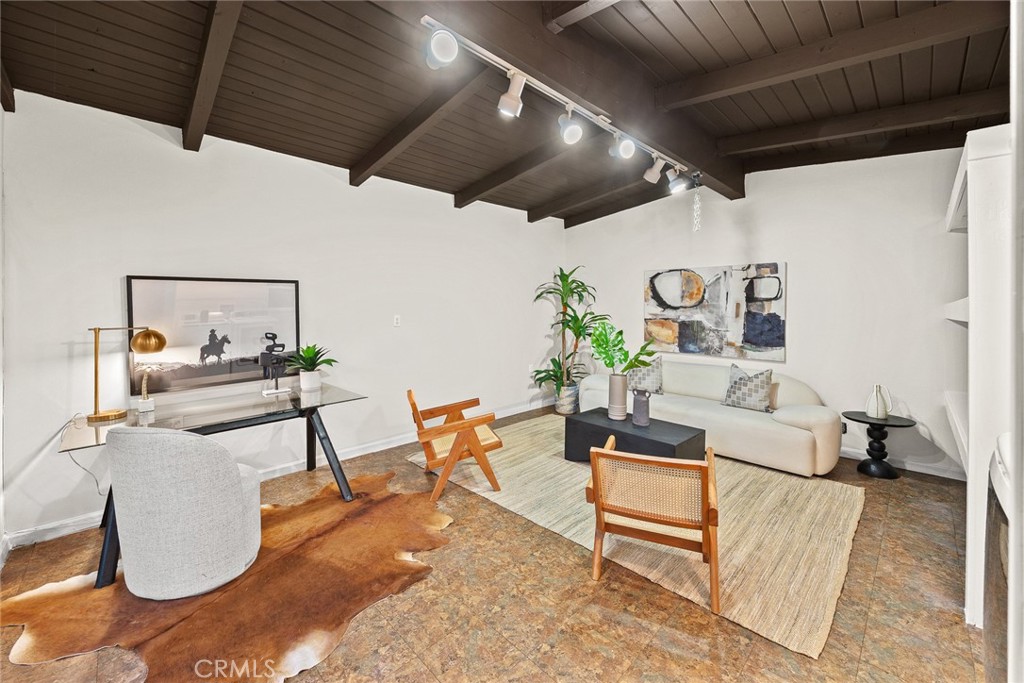378 Patterson Drive Monrovia, CA 91016 - Photo 26 of 42 a living room with furniture