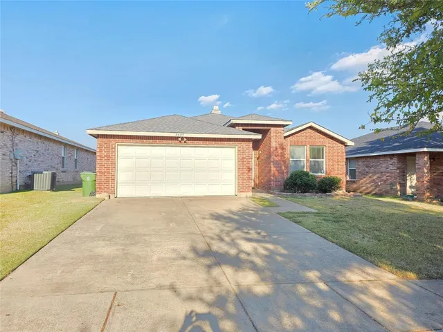 $2,100 | 8409 Cotton Valley Lane, Arlington, TX 76002
