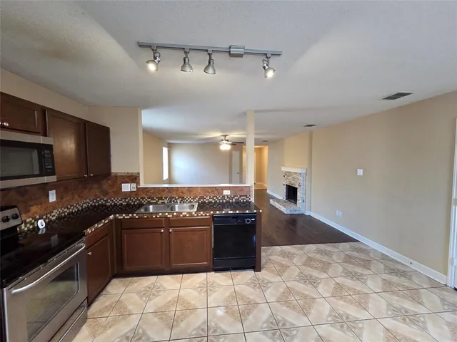 $2,100 | 8409 Cotton Valley Lane, Arlington, TX 76002