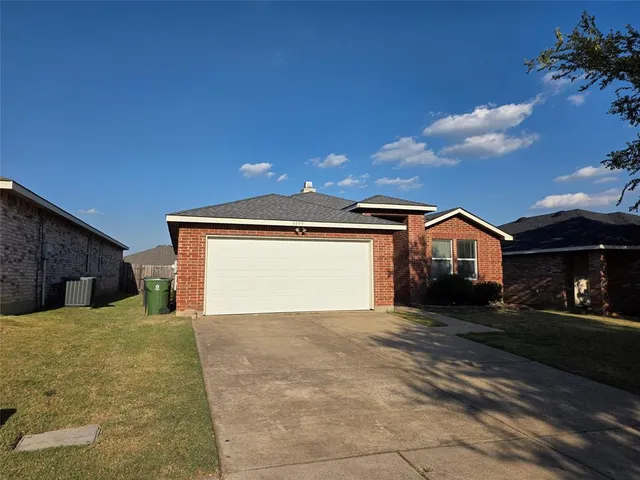 $2,100 | 8409 Cotton Valley Lane, Arlington, TX 76002