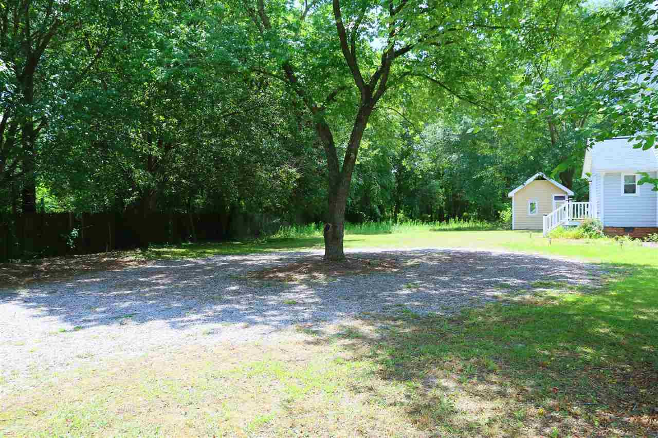 1912 Little Devine Road Selma, NC 27576 - Photo 5 of 30 Driveway