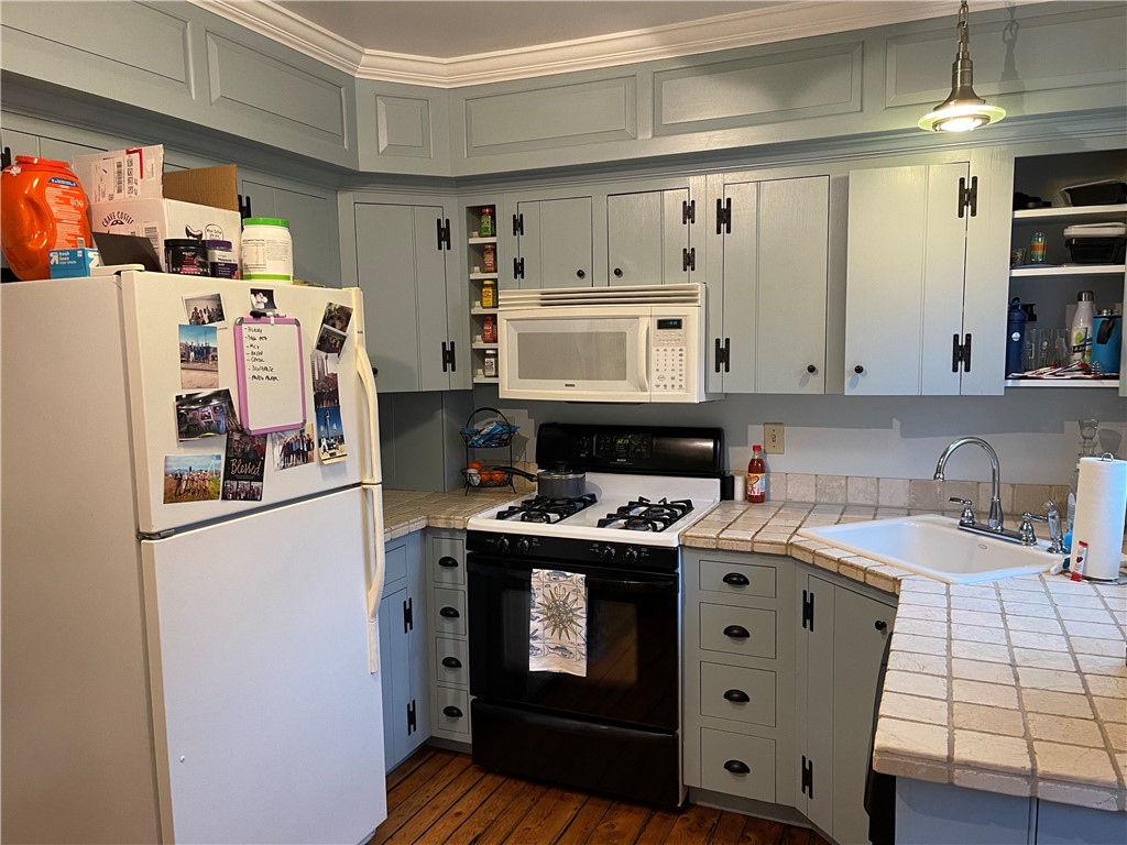 11 Braman Street, Unit 1 Newport, RI 02840 - Photo 5 of 22