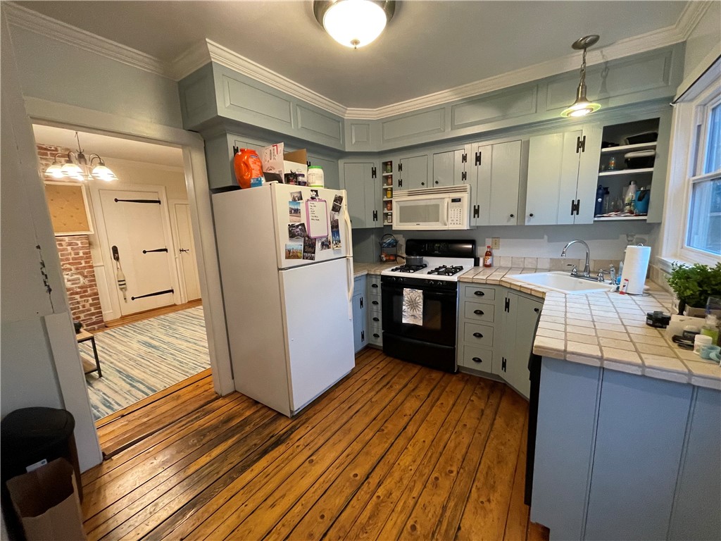 11 Braman Street, Unit 1 Newport, RI 02840 - Photo 7 of 22