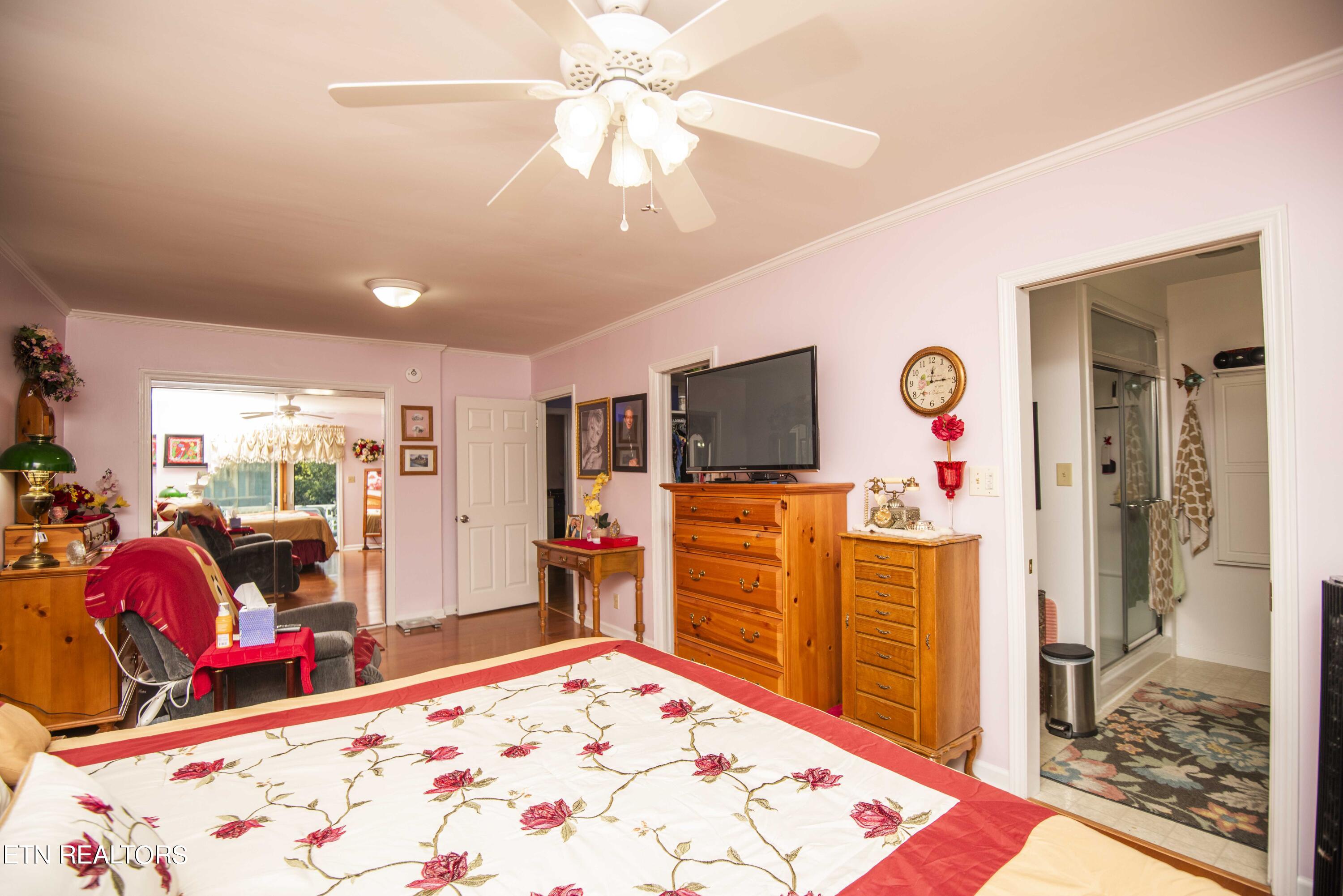 510 Riverside Drive Clinton, TN 37716 - Photo 17 of 55 master bed 1_1