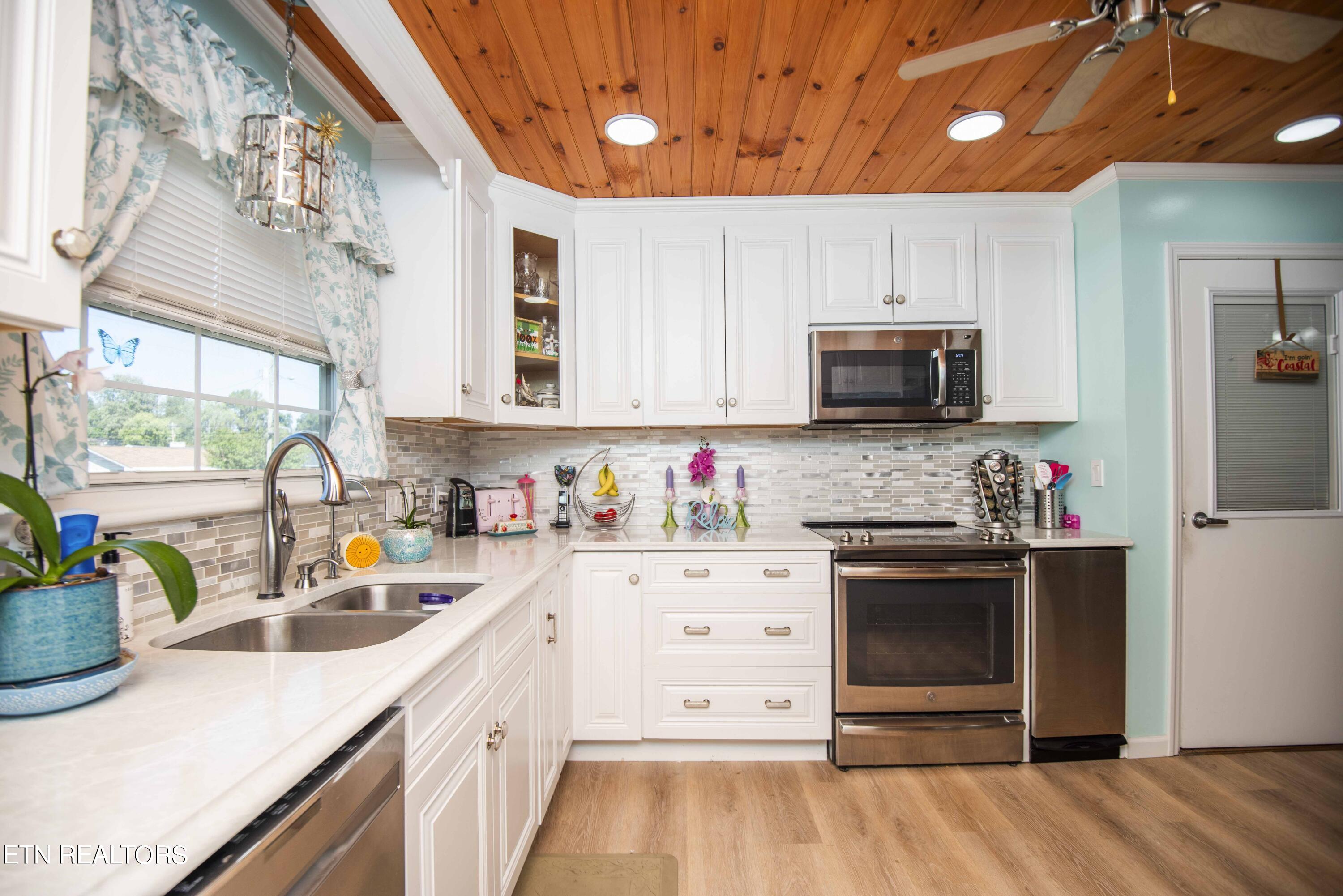 510 Riverside Drive Clinton, TN 37716 - Photo 2 of 55 kitchen 1_1