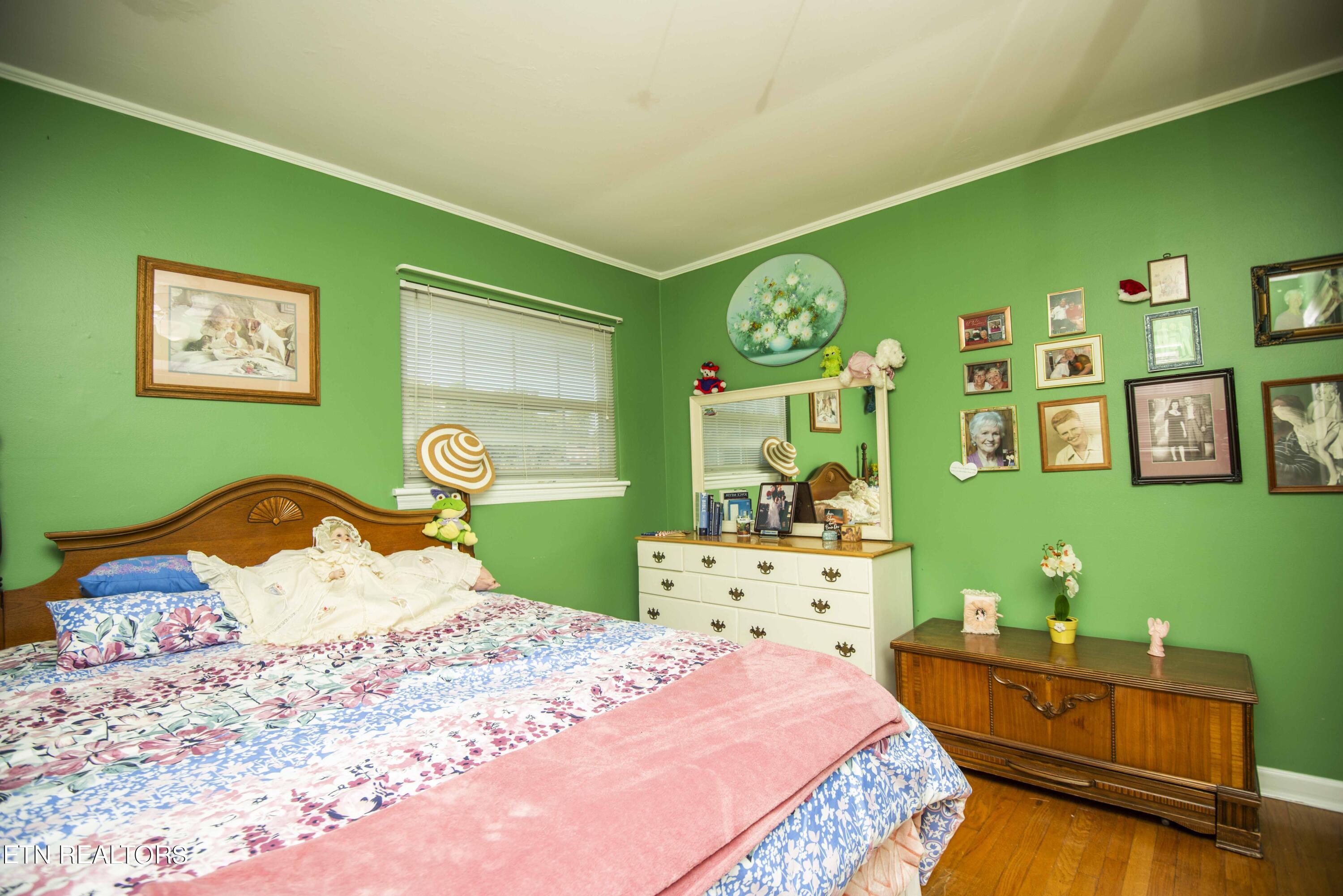 510 Riverside Drive Clinton, TN 37716 - Photo 30 of 55 second bed 1_1